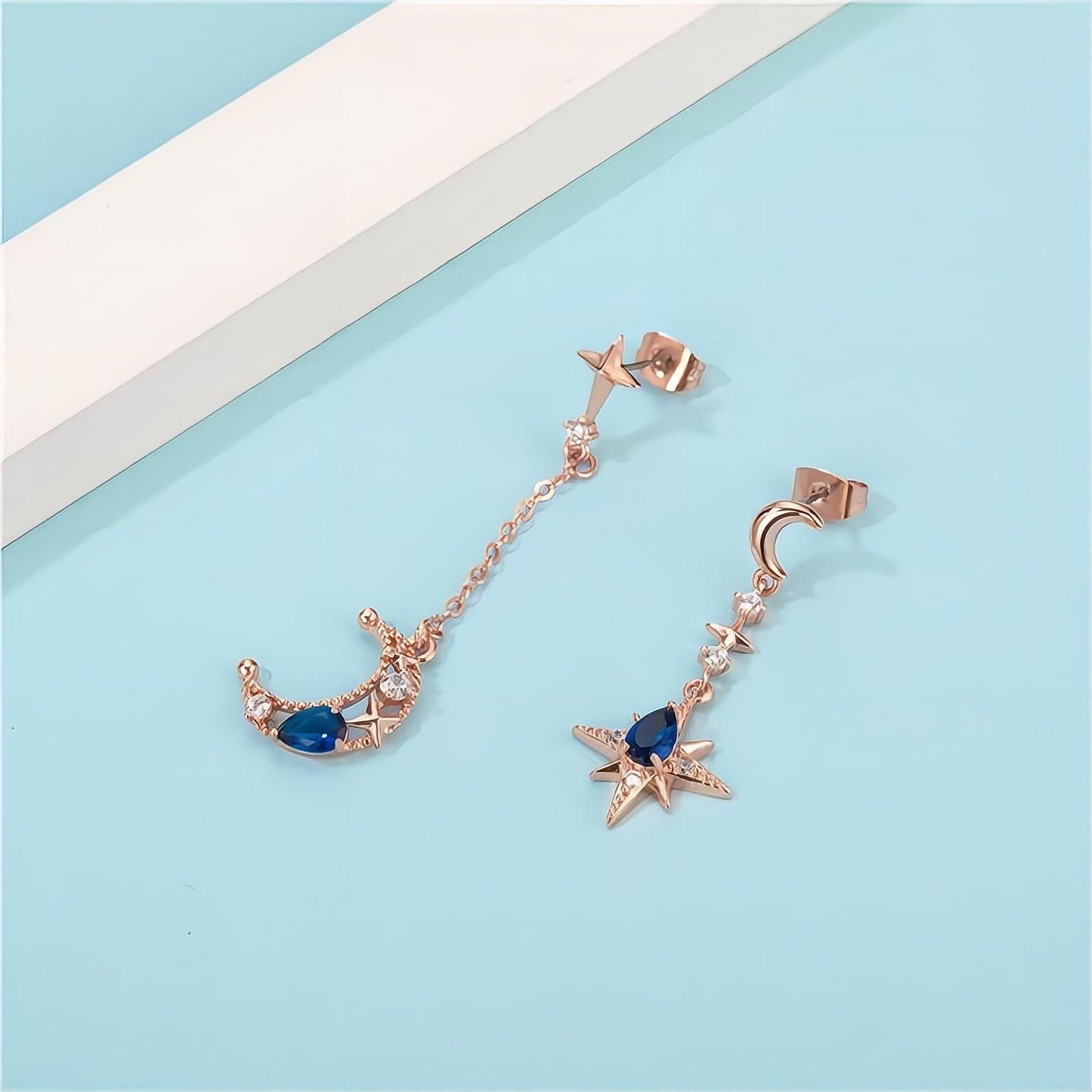 Boucles d'oreilles pendantes en forme d'étoile et de phase de lune en strass