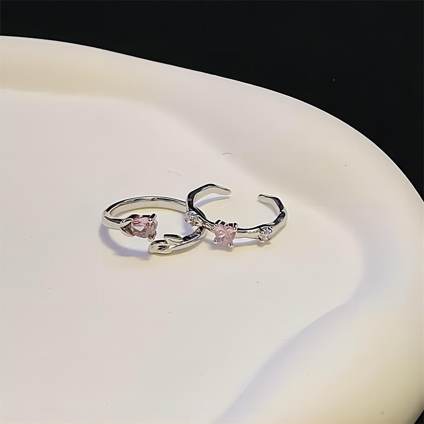 Charmante bague ouverte en forme de cœur en rose