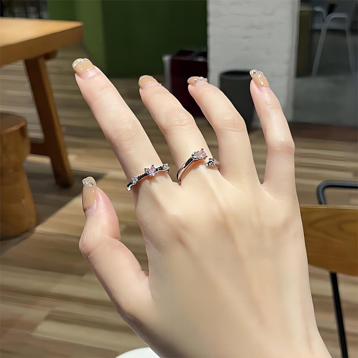 Charmante bague ouverte en forme de cœur en rose
