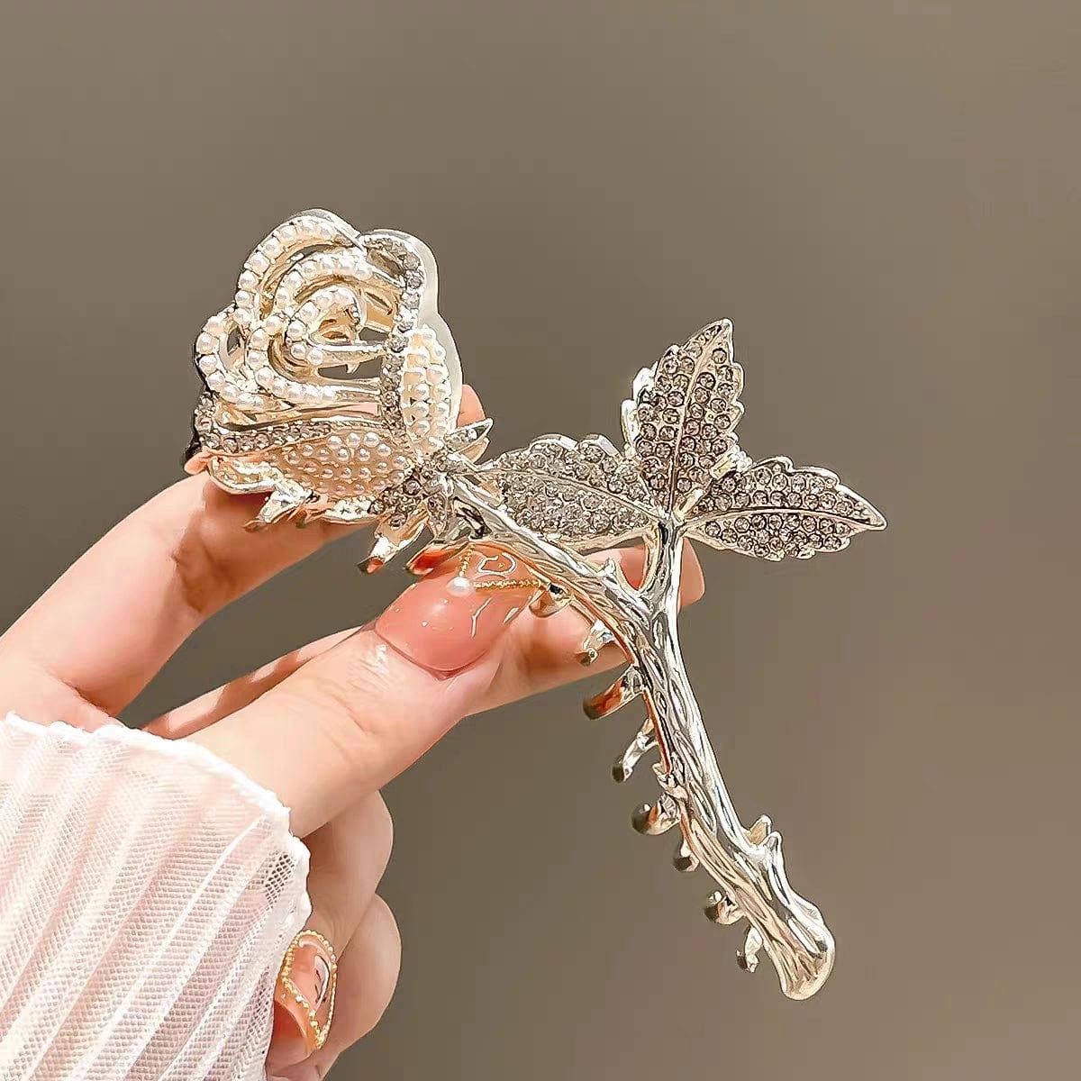 Elegant Pearl Rose Chignon Claw Clip Hair Clip