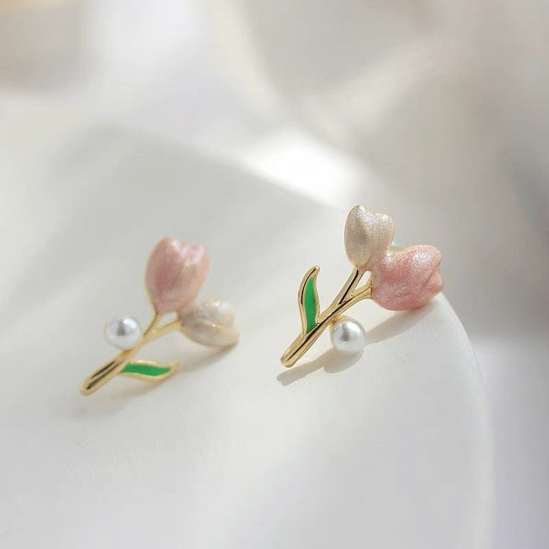 Sweet Pearl Charm Tulip Earrings