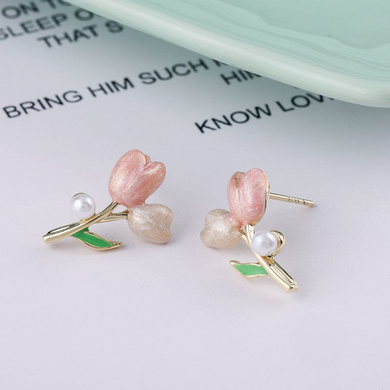 Sweet Pearl Charm Tulip Earrings