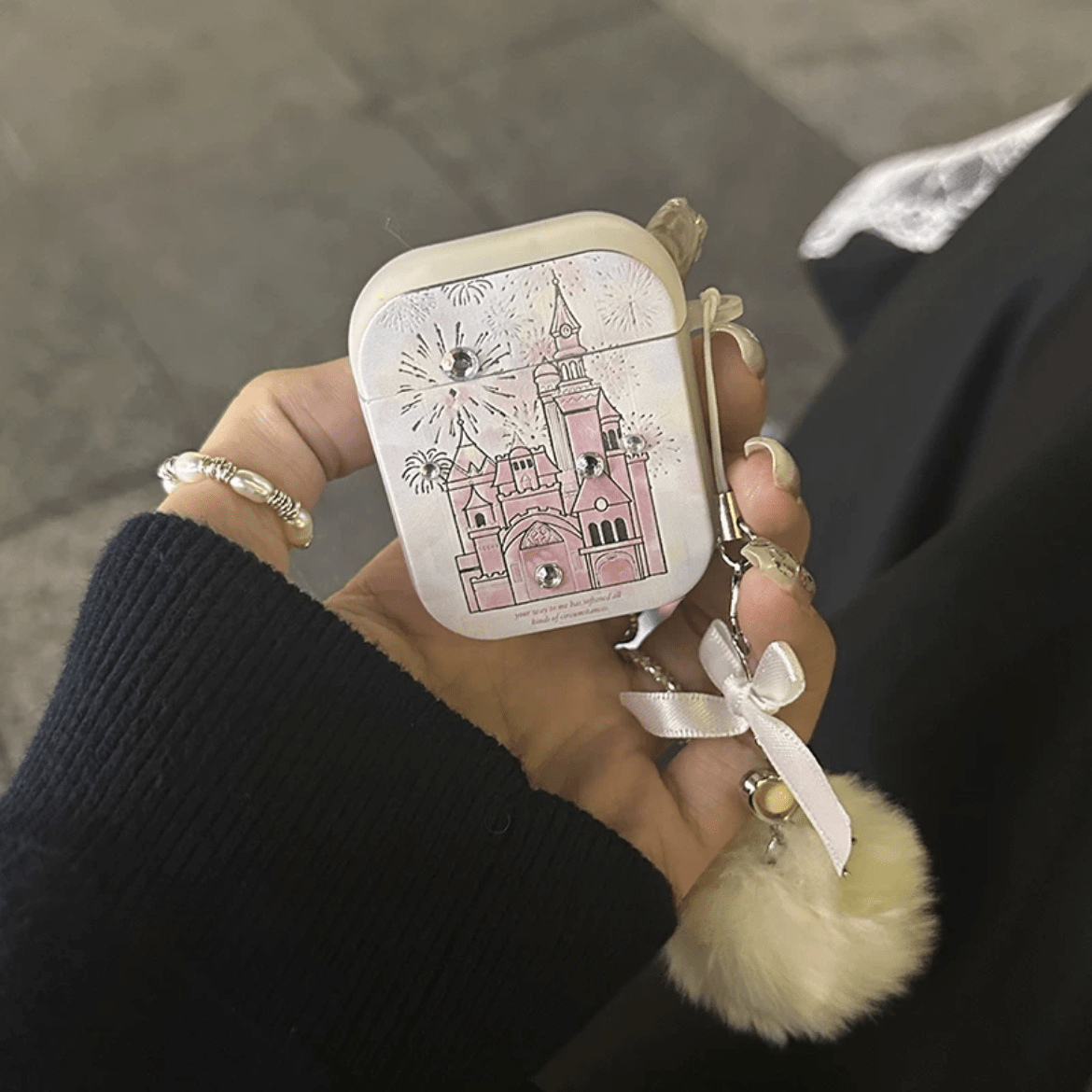 Schicke AirPods-Kopfhörerhülle mit Feuerwerksschloss