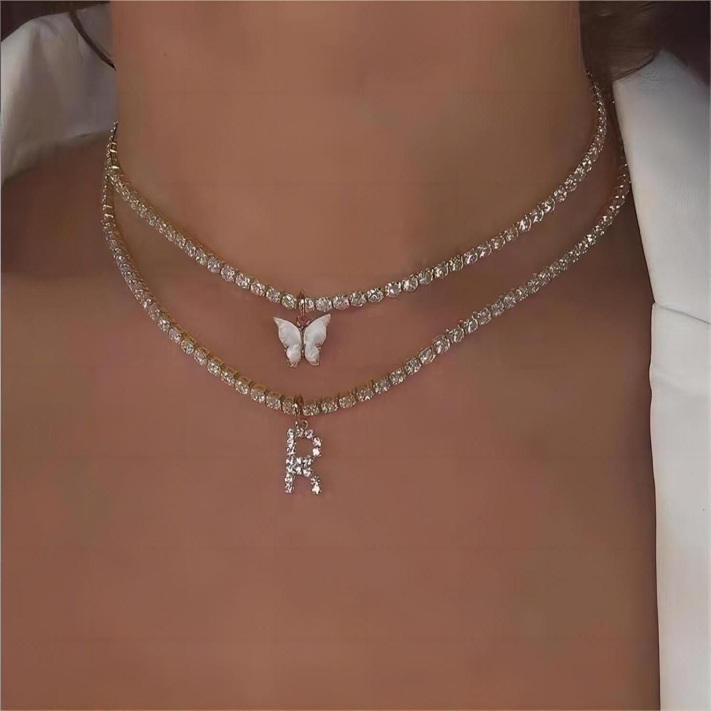 Ensemble de colliers à lettres initiales en forme de papillon et strass superposés