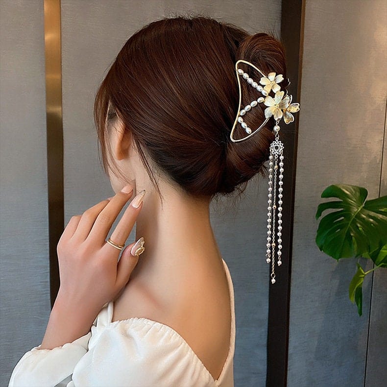Haarspange mit Perlenkette und Quaste, Schmetterling, Chignon, Krallenclip