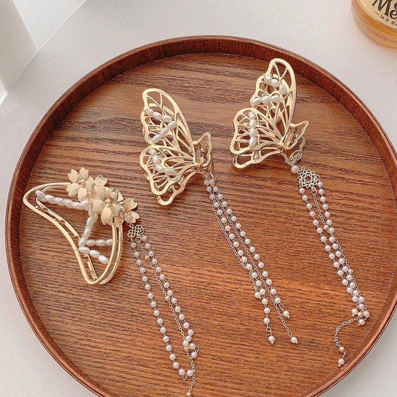 Haarspange mit Perlenkette und Quaste, Schmetterling, Chignon, Krallenclip