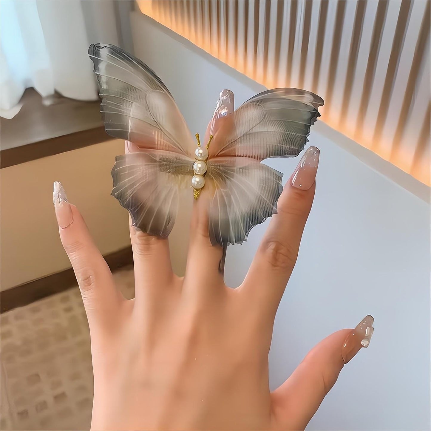 Haarspange mit Schmetterling und Perlenanhänger
