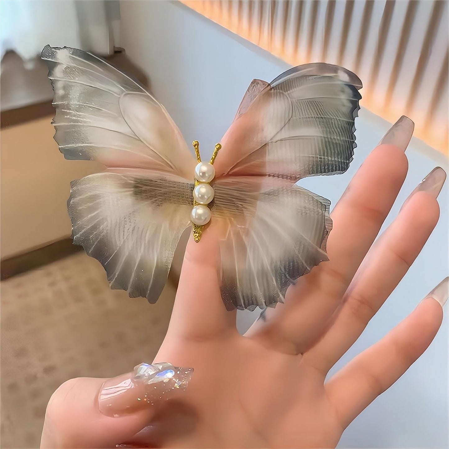 Haarspange mit Schmetterling und Perlenanhänger