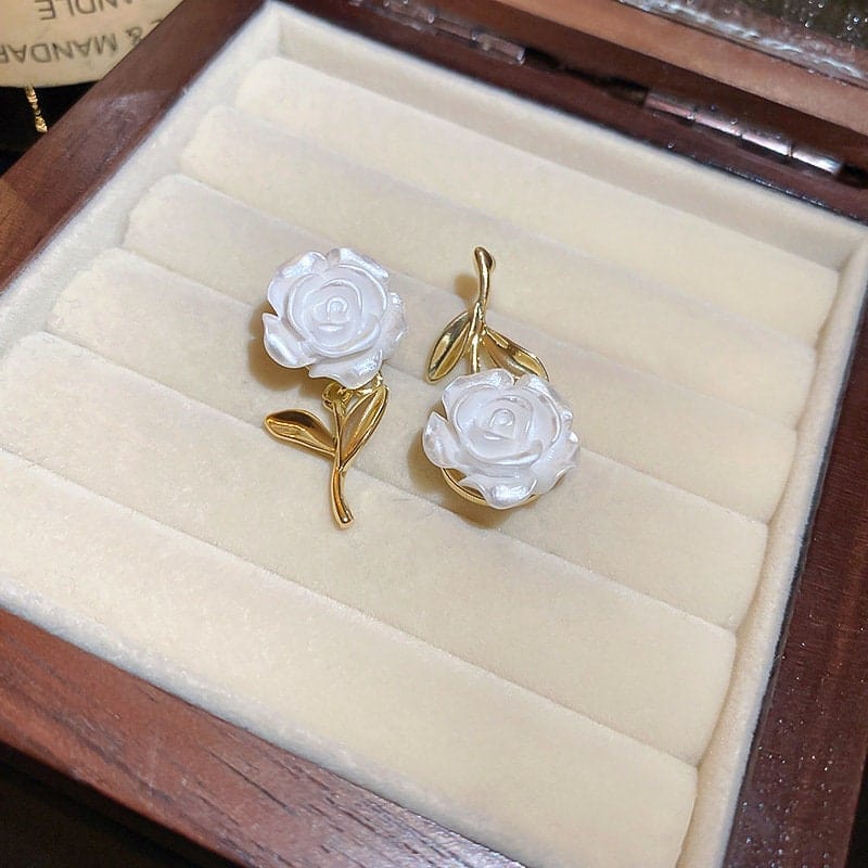 Sweet Resin White Flower Dangle Earrings