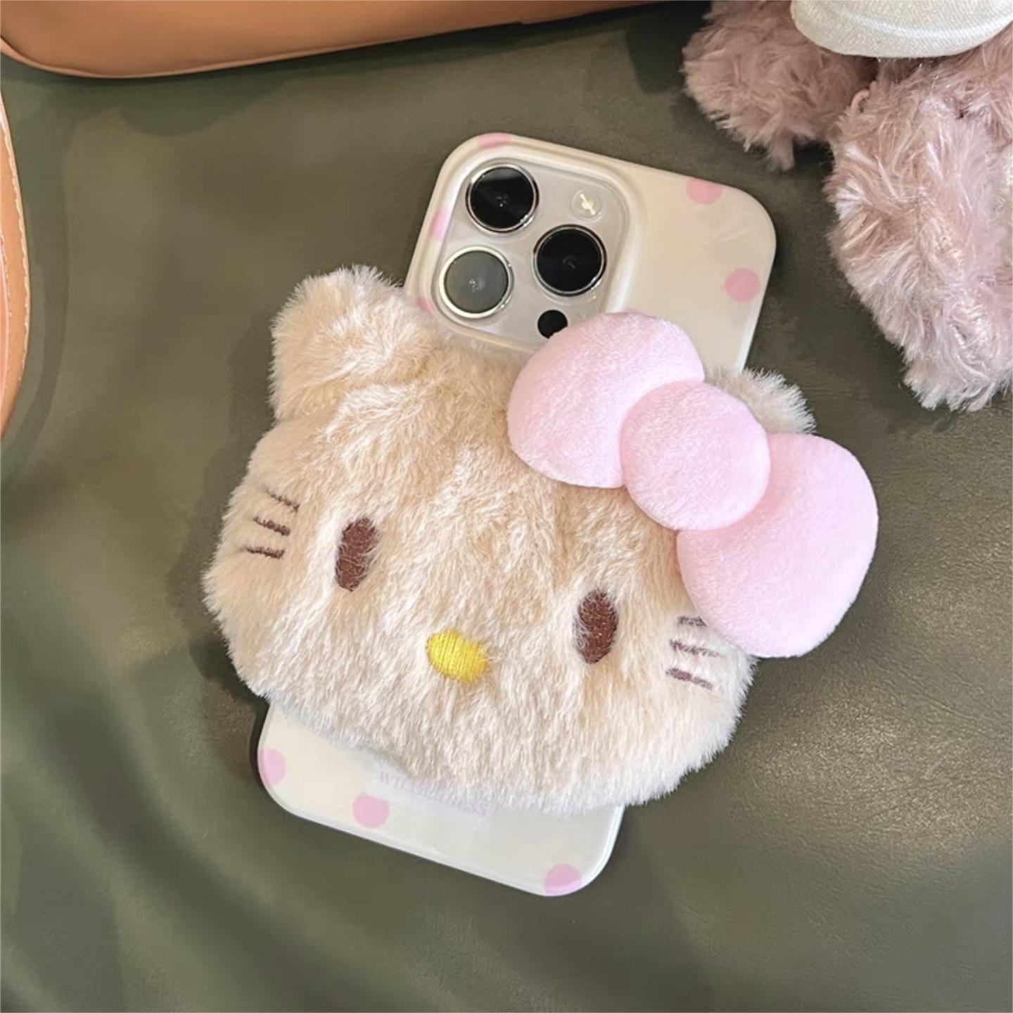 Étui pour iPhone avec support en peluche et motif chat mignon