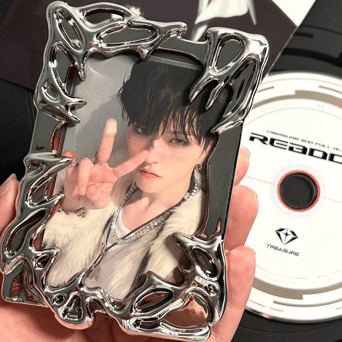 Cyberpunk Kpop Tone Photocard Holder Keychain Irregular Silver