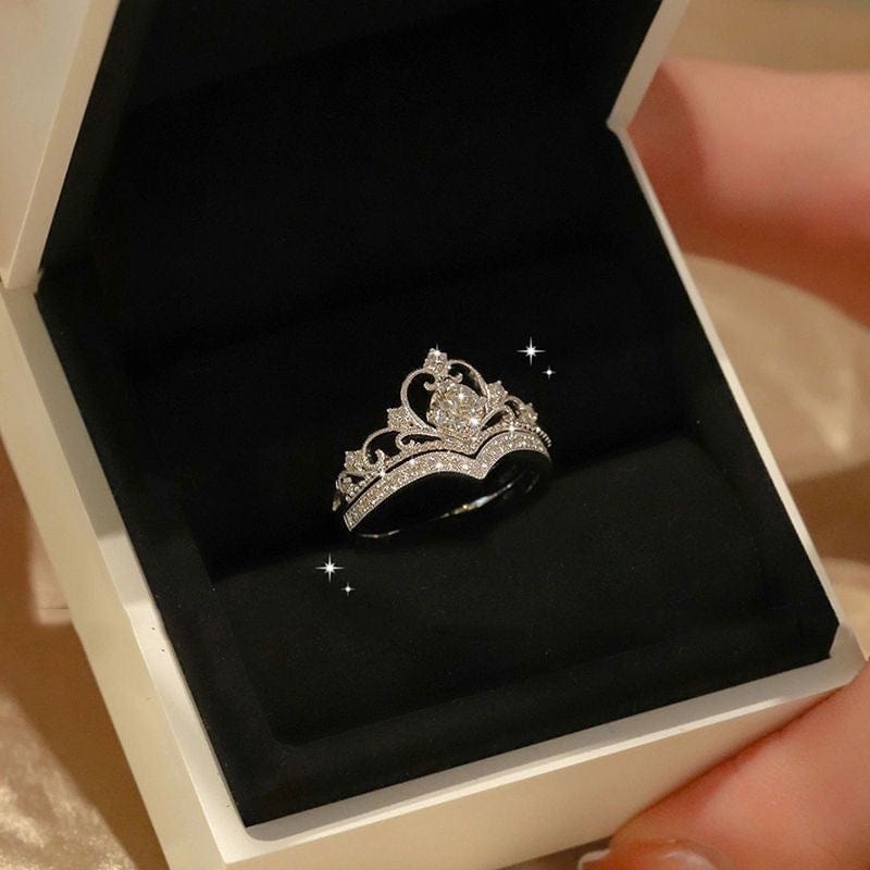 Charmant ensemble de bagues empilables en argent avec couronne