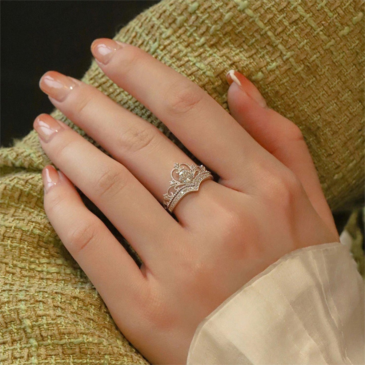 Charmant ensemble de bagues empilables en argent avec couronne