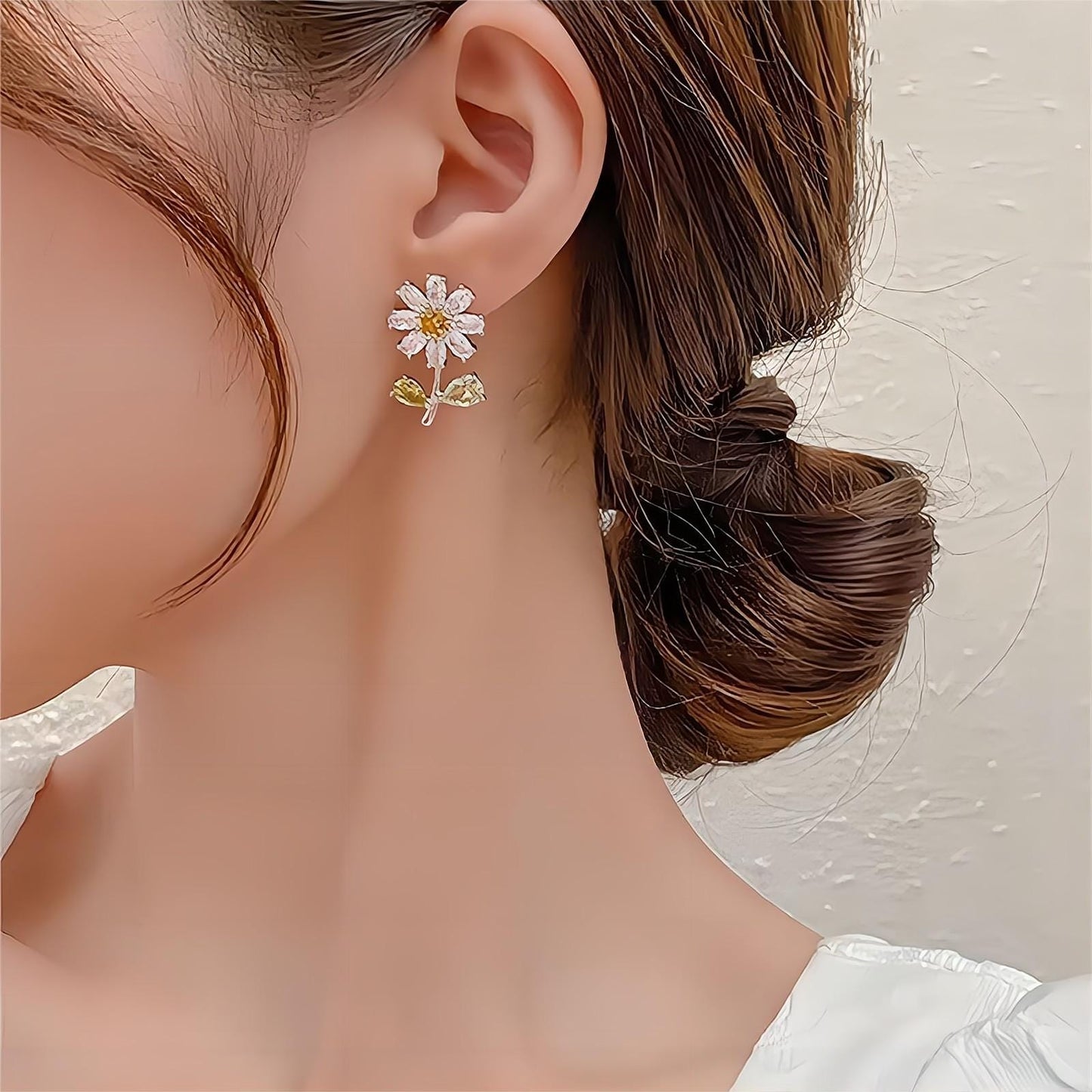 Ensemble de boucles d'oreilles et collier à fleurs de marguerite