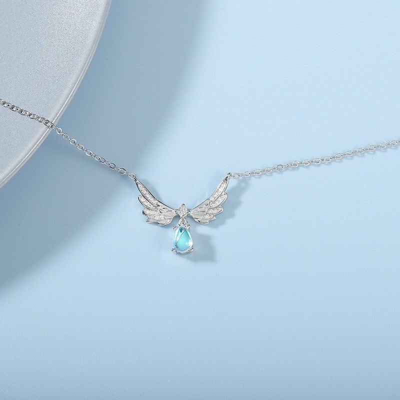 Elegant Crystal Waterdrop Angel Wings Necklace