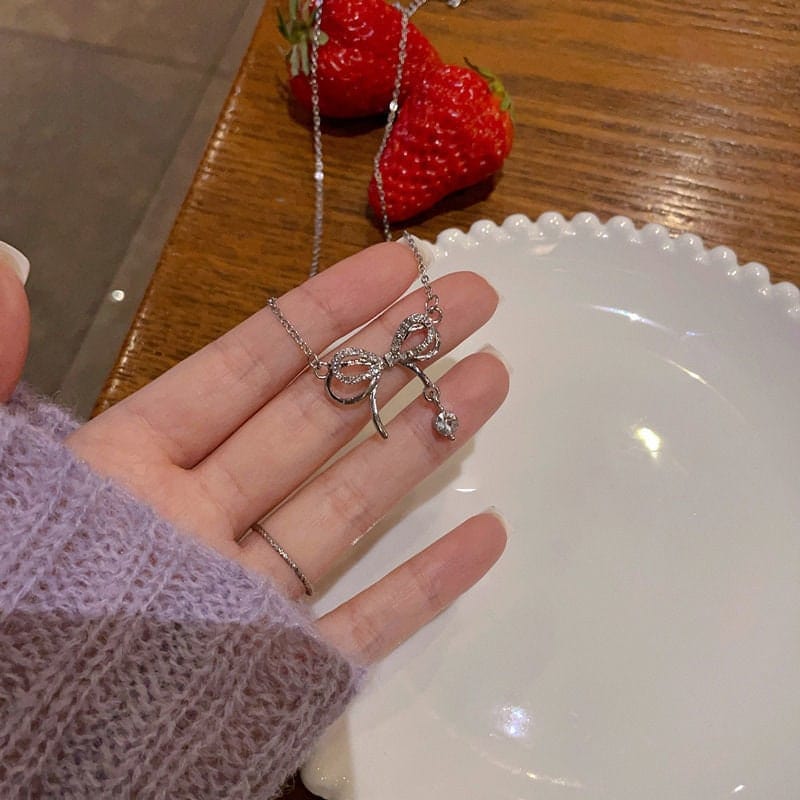 Elegant Kawaii Bowknot Charm Necklace