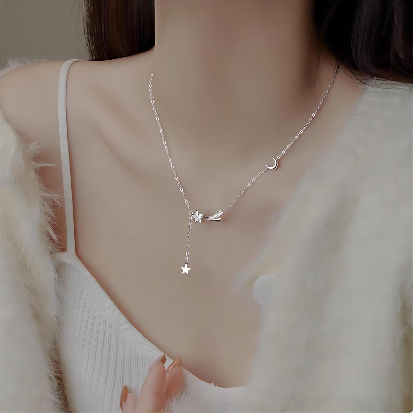 Collier charmant avec phases de lune et étoiles météores