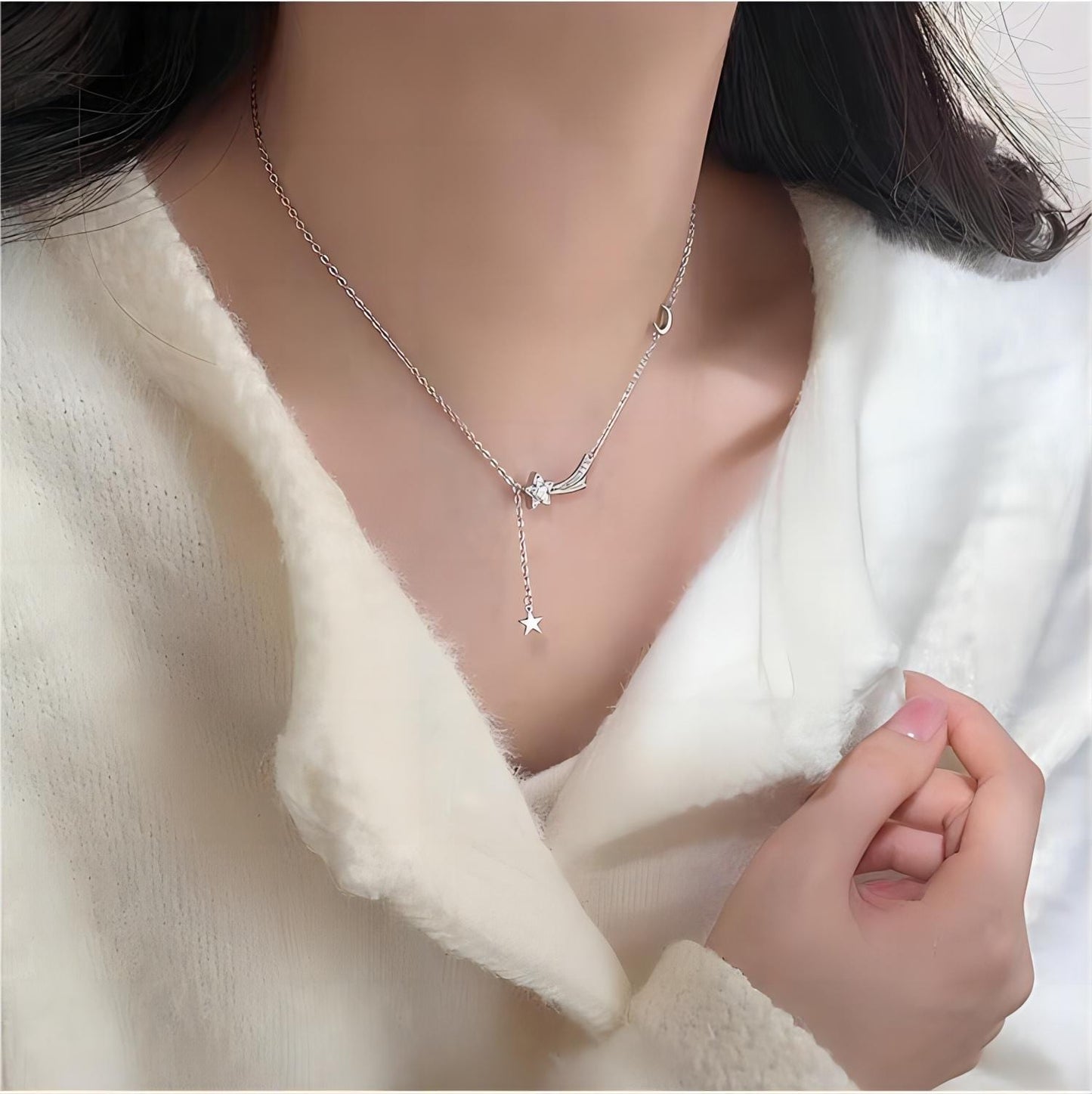 Collier charmant avec phases de lune et étoiles météores