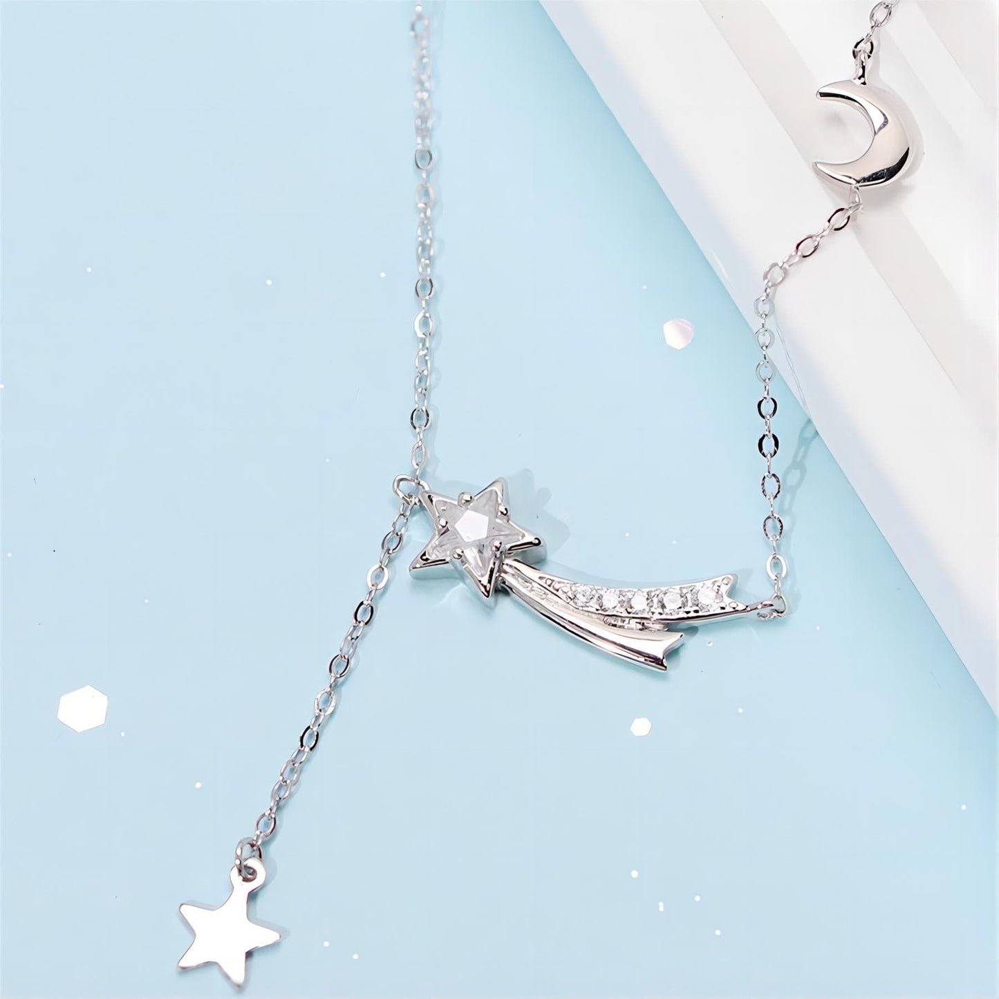 Collier charmant avec phases de lune et étoiles météores