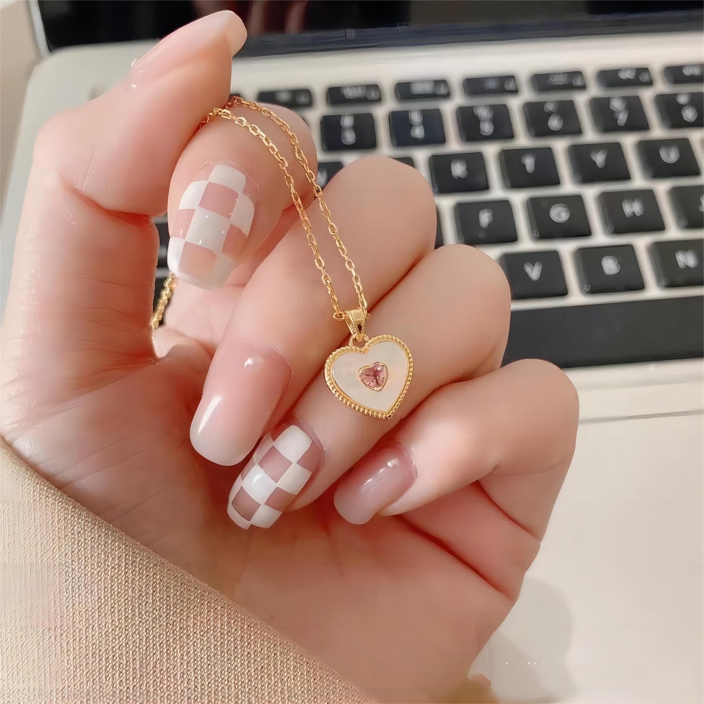 Natural Shell Heart Pendant Necklace