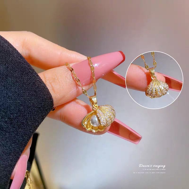 Trendy Pearl Shell Pendant Chain Necklace