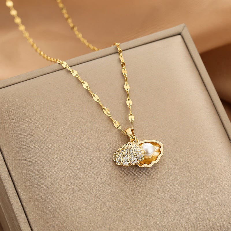 Trendy Pearl Shell Pendant Chain Necklace