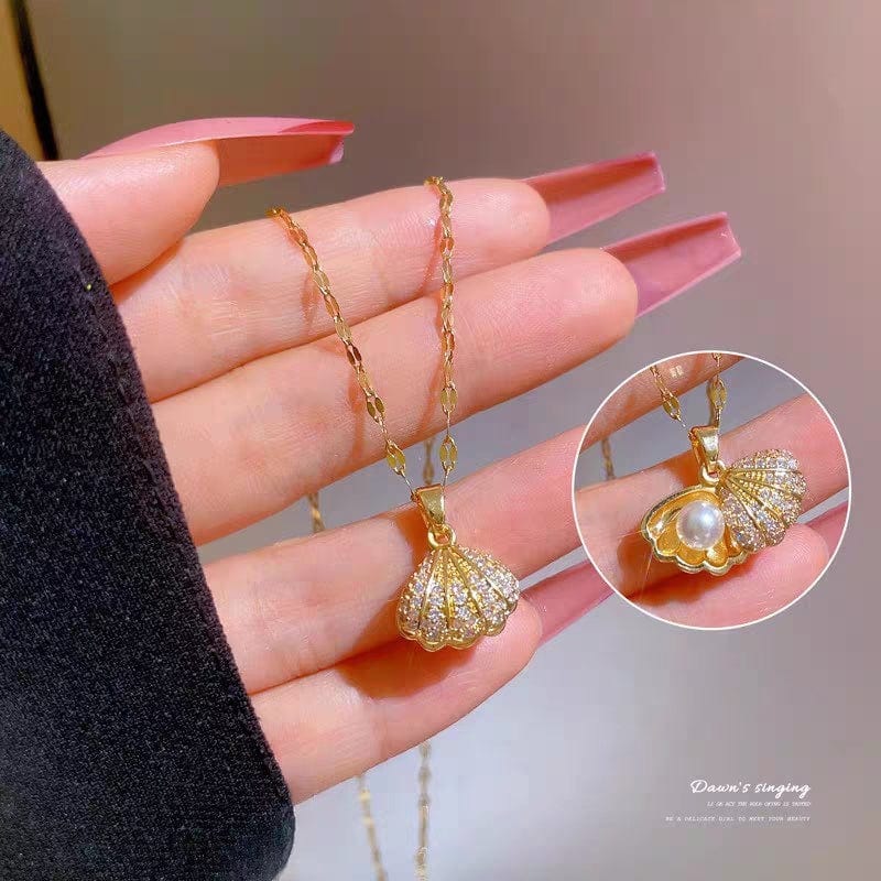Trendy Pearl Shell Pendant Chain Necklace