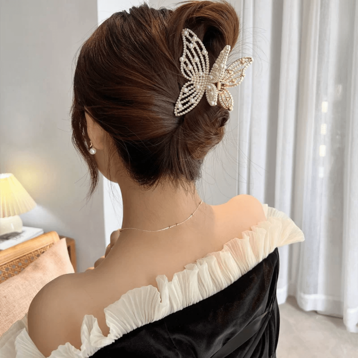 Pince à cheveux élégante en forme de papillon avec perles et strass