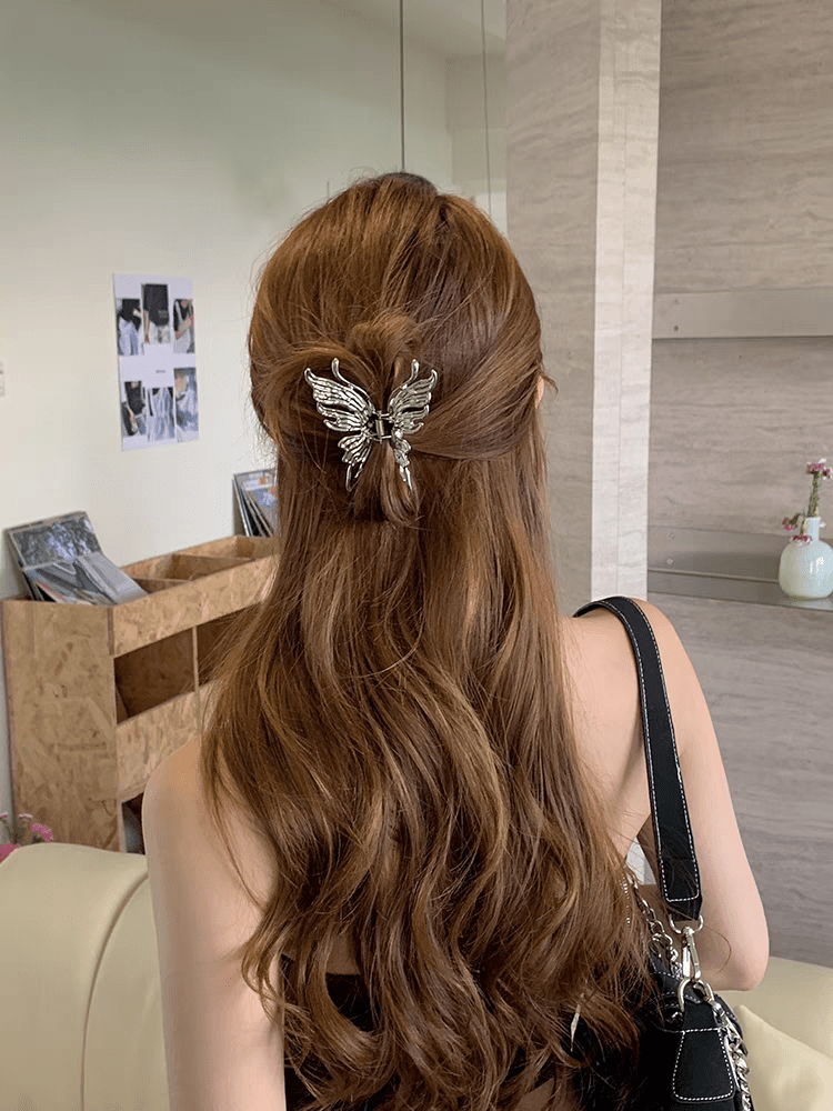 Elegante Haarklammer mit hohlem Schmetterling