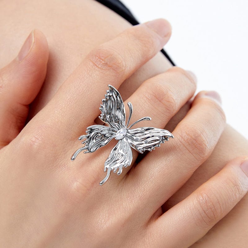 Süßes Ringset mit drei Schmetterlingen