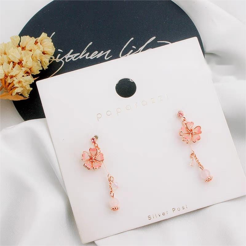 Boucles d'oreilles pendantes en forme de fleur de cerisier