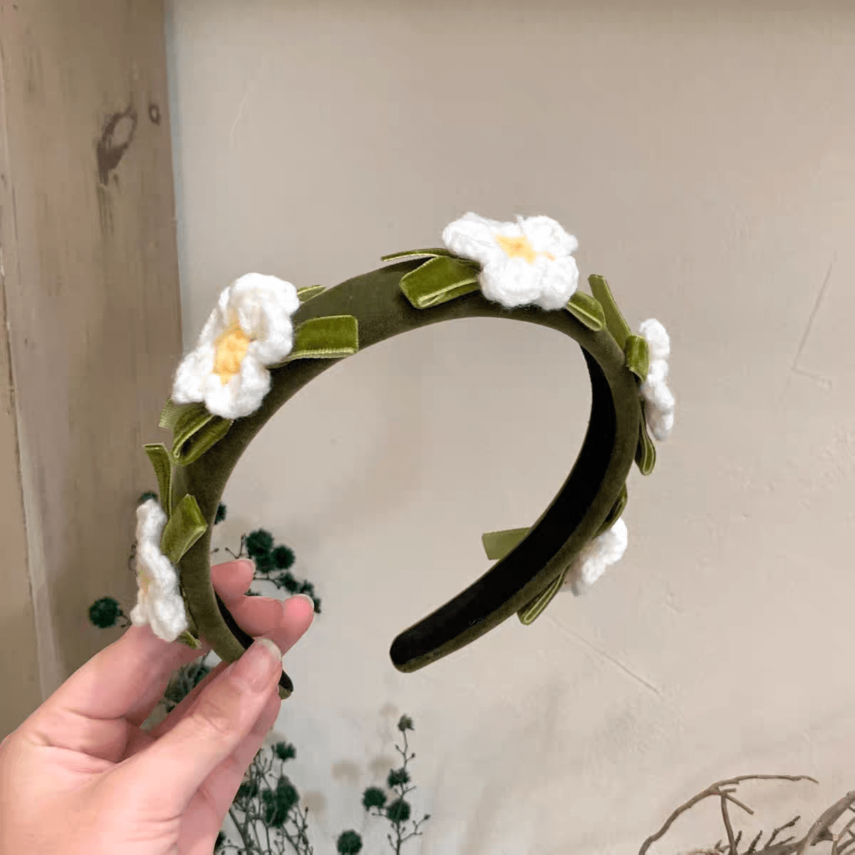 Handgemachtes gehäkeltes Blumenhaarband