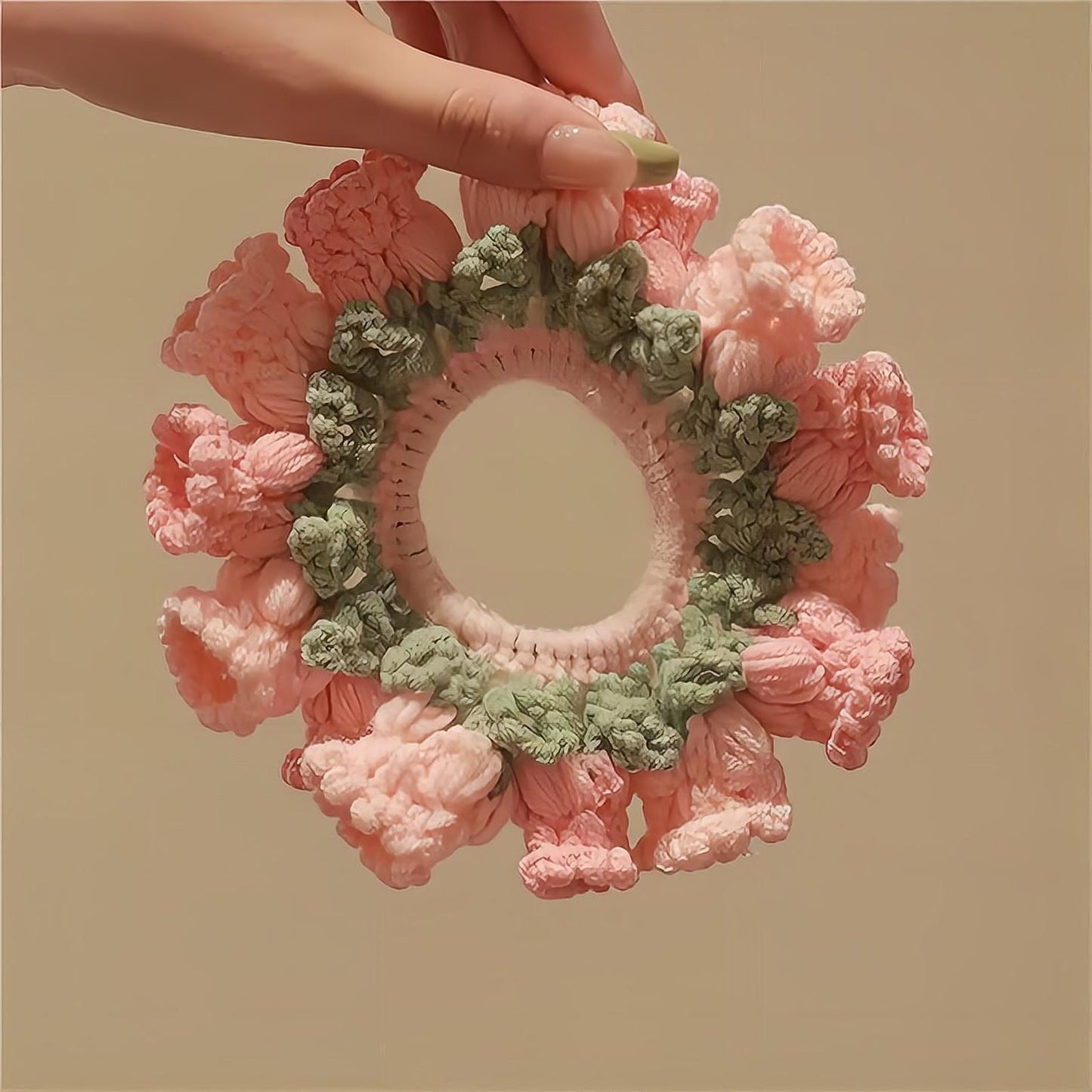 Rosa gehäkeltes Maiglöckchen-Chignon-Haarband