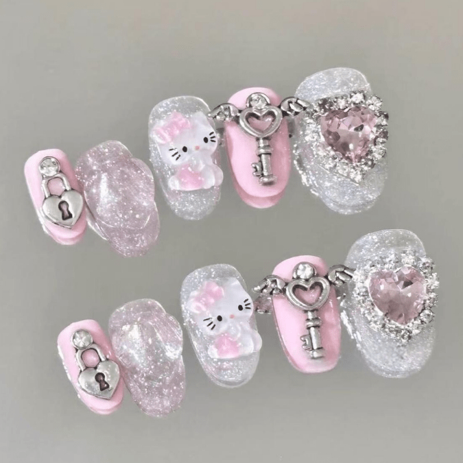 Nails Handmade on Rhinestone 3D Nail Heart False Short Press Kitty