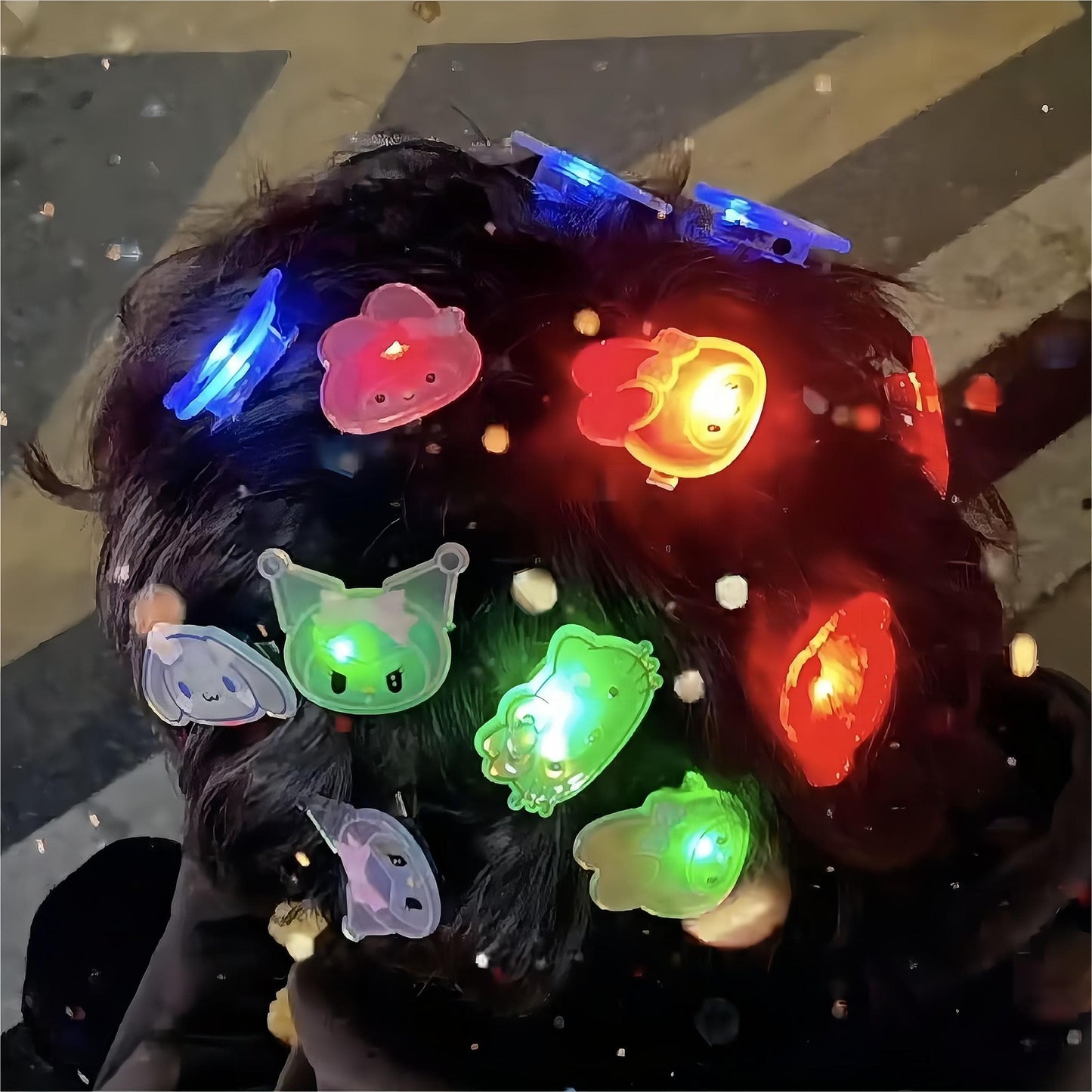 Kawaii 5-teiliges Haarspangen-Set mit blinkender LED und Cartoon-Familie