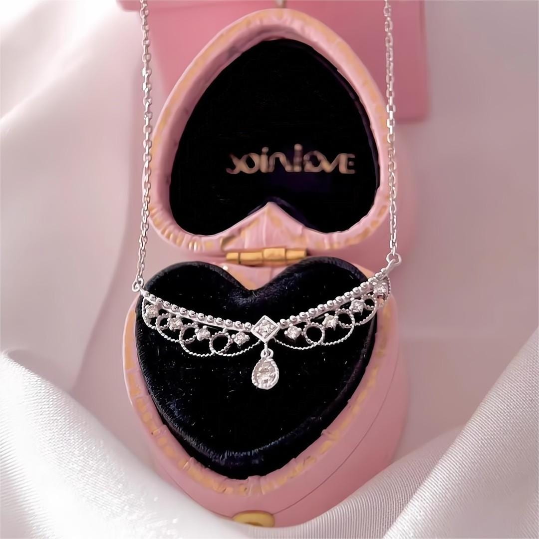 Elegant Lace Hollowed-out Pattern Chain Necklace