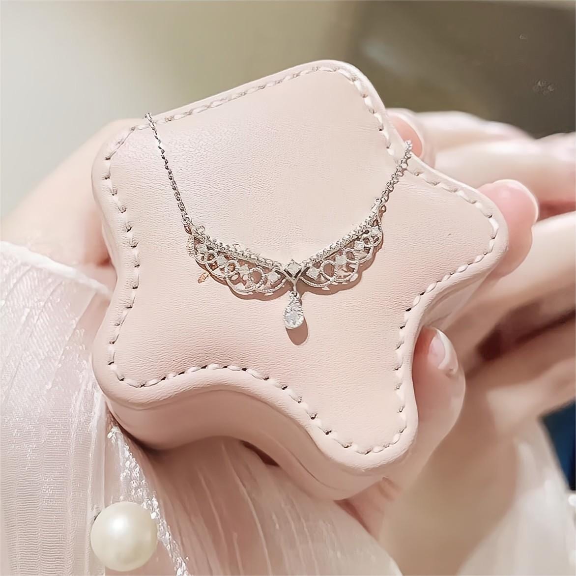 Elegant Lace Hollowed-out Pattern Chain Necklace