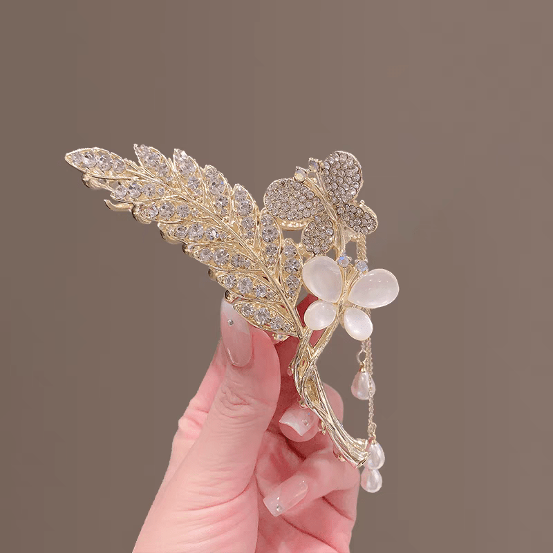 Pince à chignon papillon à motif floral et perles