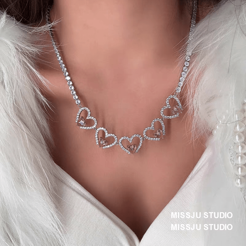 Collier coeur creux en cristal rose
