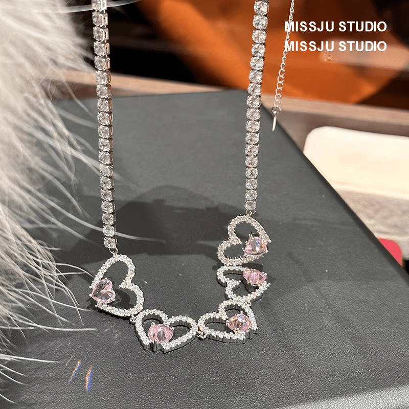 Collier coeur creux en cristal rose