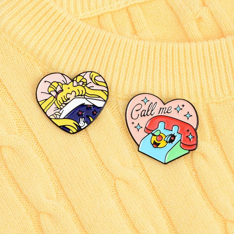 Pin Enamel Sleepy Usagi