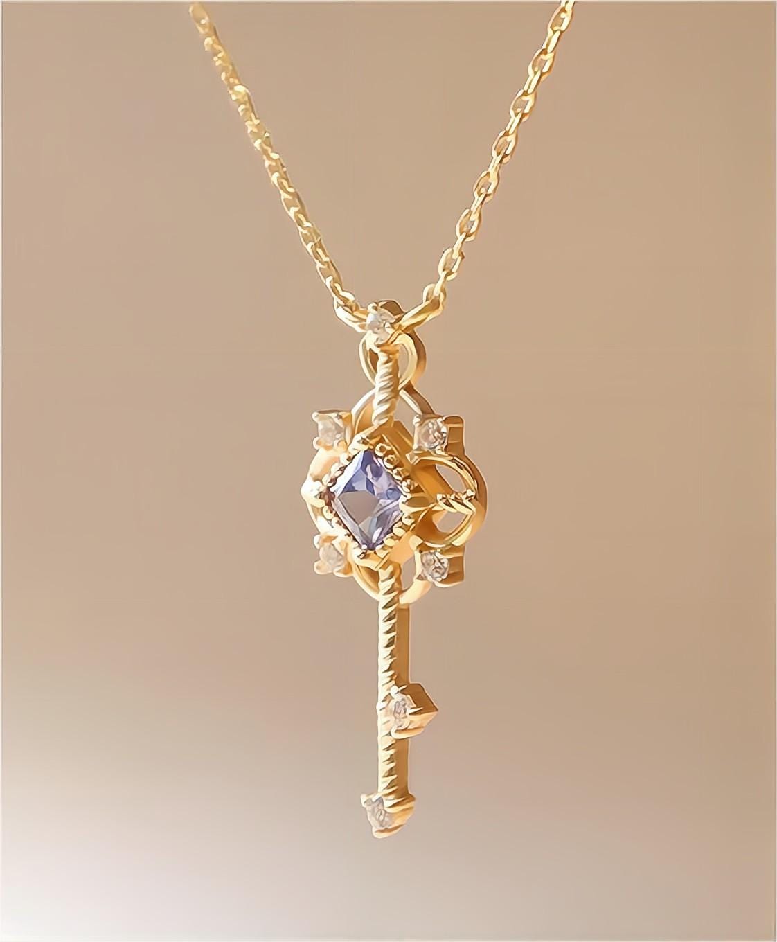 Collier avec pendentif clé en argent sterling