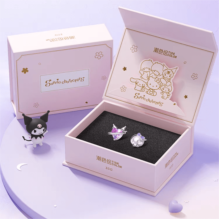 Boucles d'oreilles en émail en forme de cœur de Kuro