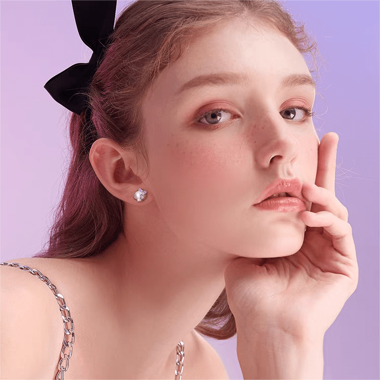 Boucles d'oreilles en émail en forme de cœur de Kuro