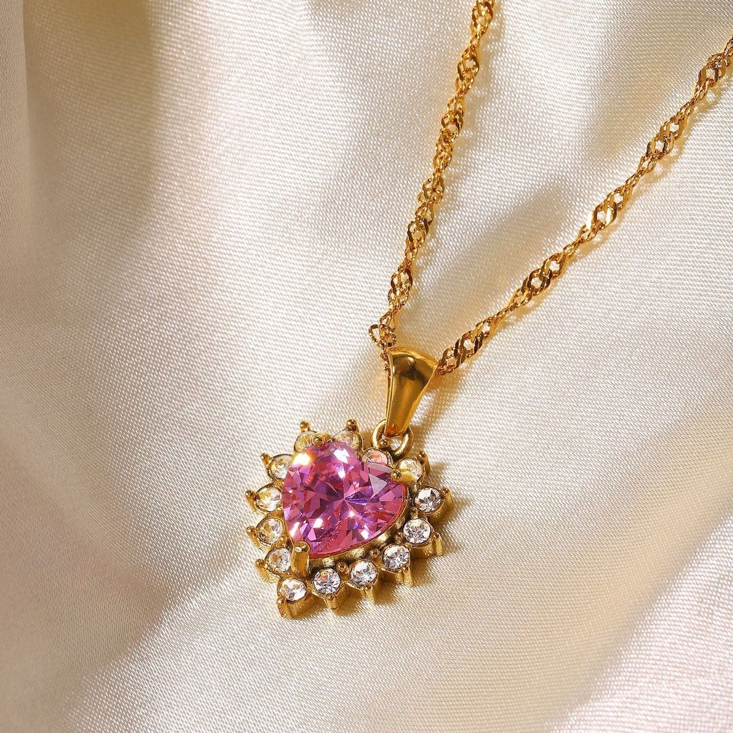 Charmant collier pendentif coeur en cristal