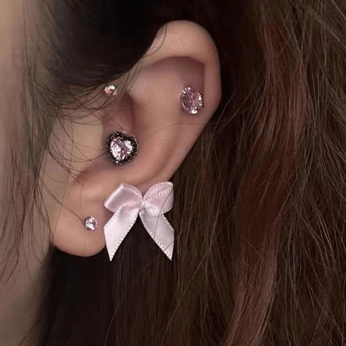 Boucles d'oreilles en forme de nœud papillon avec ruban rose