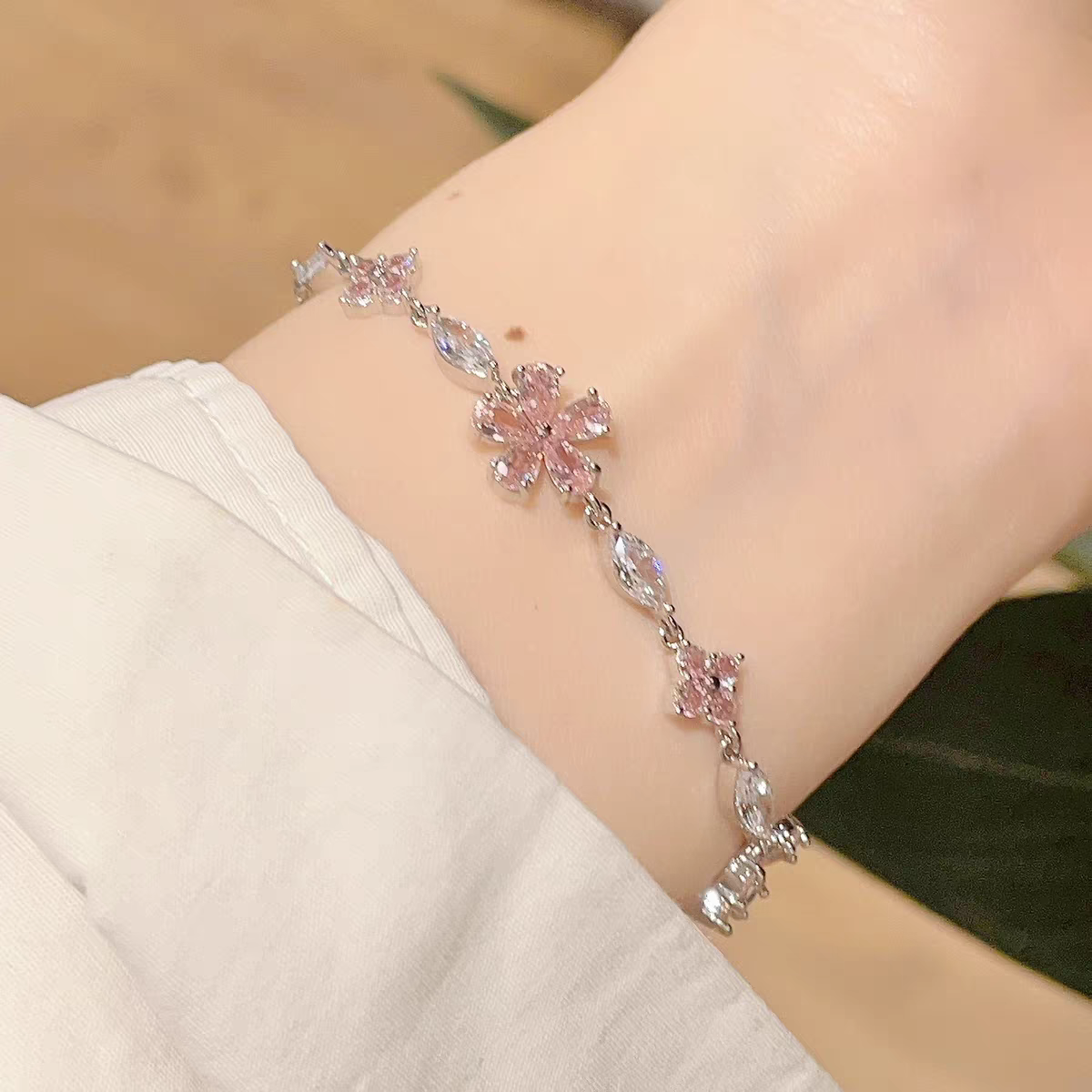 Armband mit Kirschblüten-Kristall in Rosa