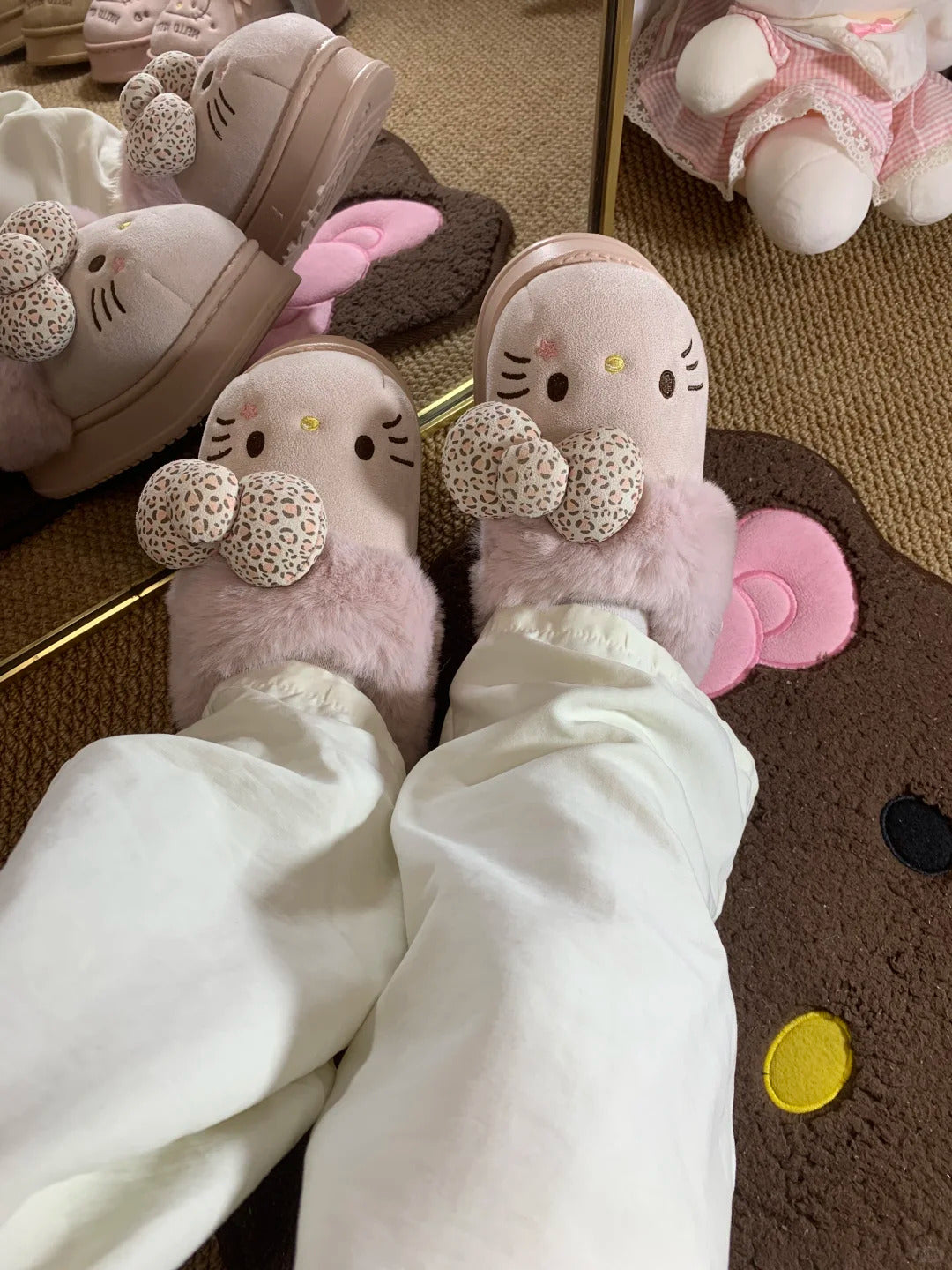 Indoor Outdoor Hello Kitty Slippers Fuzzy