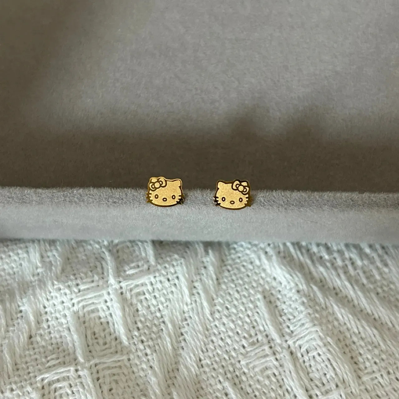 Earrings Steel HK Cartilage Stainless Screw Twist