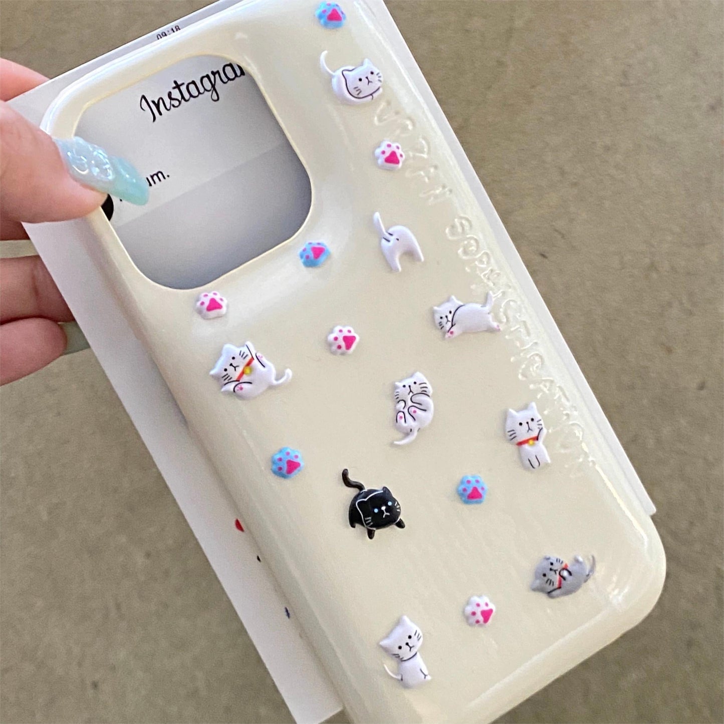 Coque iPhone autocollante avec chaton coloré